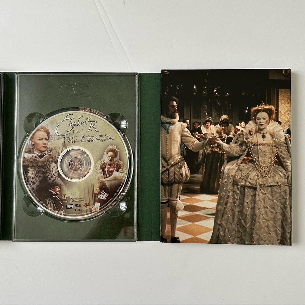 Elizabeth R DVD - Picture 4 of 5
